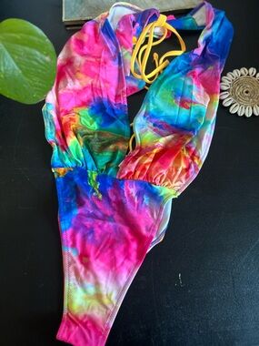 Yira tie-dye swimsuit one piece with back tie around colorful size Small